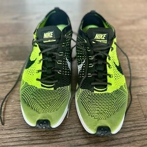 Nike Men's Flyknit Racer in Black and Green Size 10. Like new! Worn Twice!